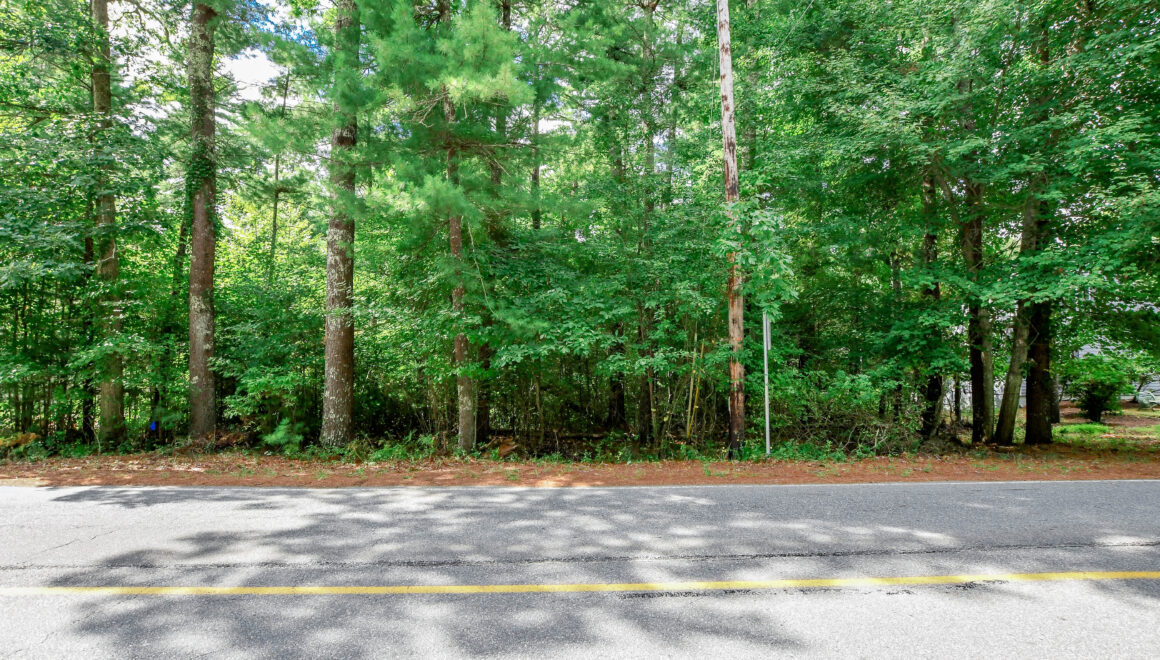 East Marion Buildable Lot