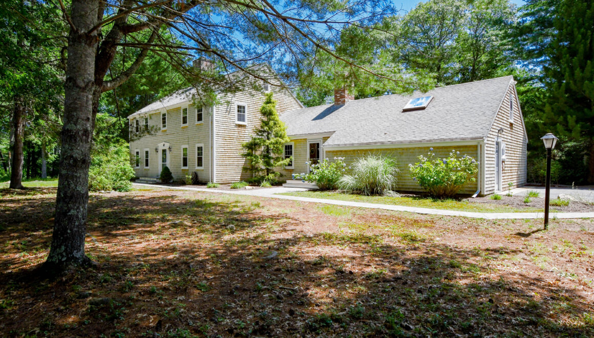 Olde Knoll Colonial